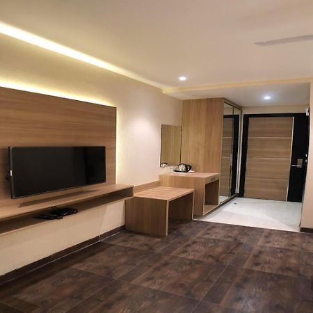 Solitaire Hotel New Delhi Luaran gambar