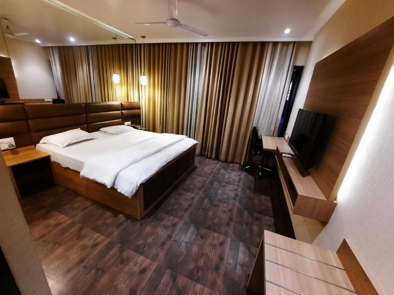 Solitaire Hotel New Delhi Luaran gambar