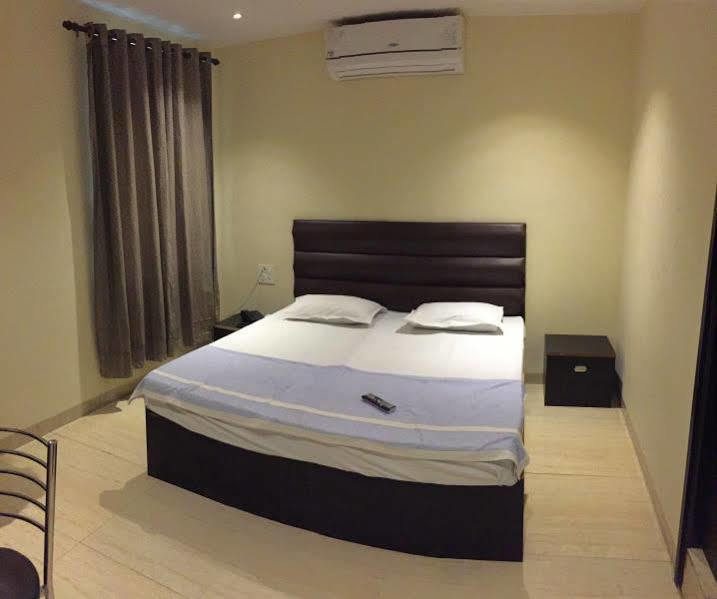 Solitaire Hotel New Delhi Luaran gambar