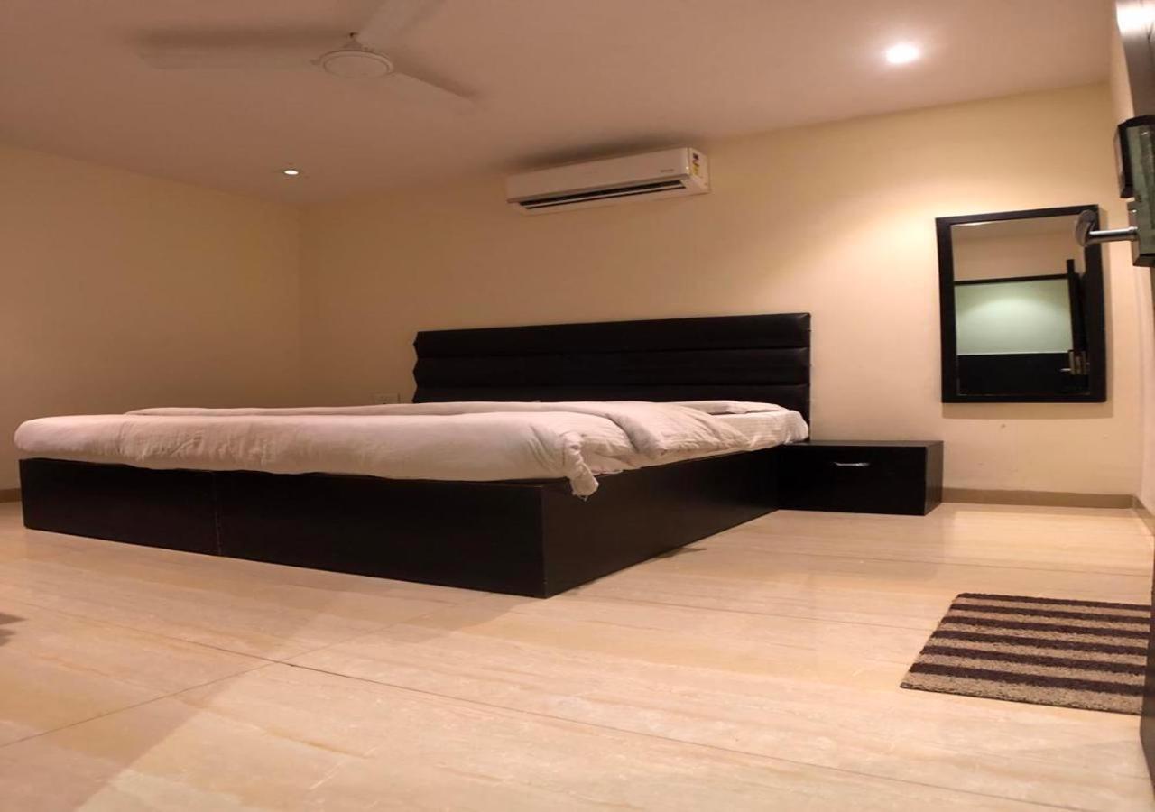 Solitaire Hotel New Delhi Luaran gambar