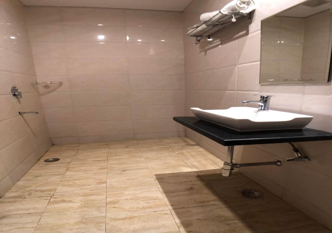 Solitaire Hotel New Delhi Luaran gambar